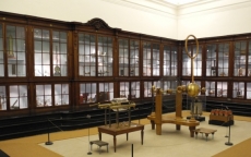 VISITA AO GABINETE DE F&Iacute;SICA